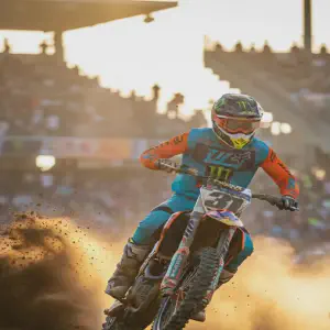 Gold Coast déchaîne : supercross australien, course de feu