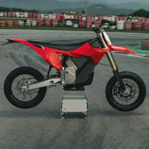 Stark VARG SM : 80 chevaux, 91 kg et un couple monstrueux pour écraser les Supermotos thermiques